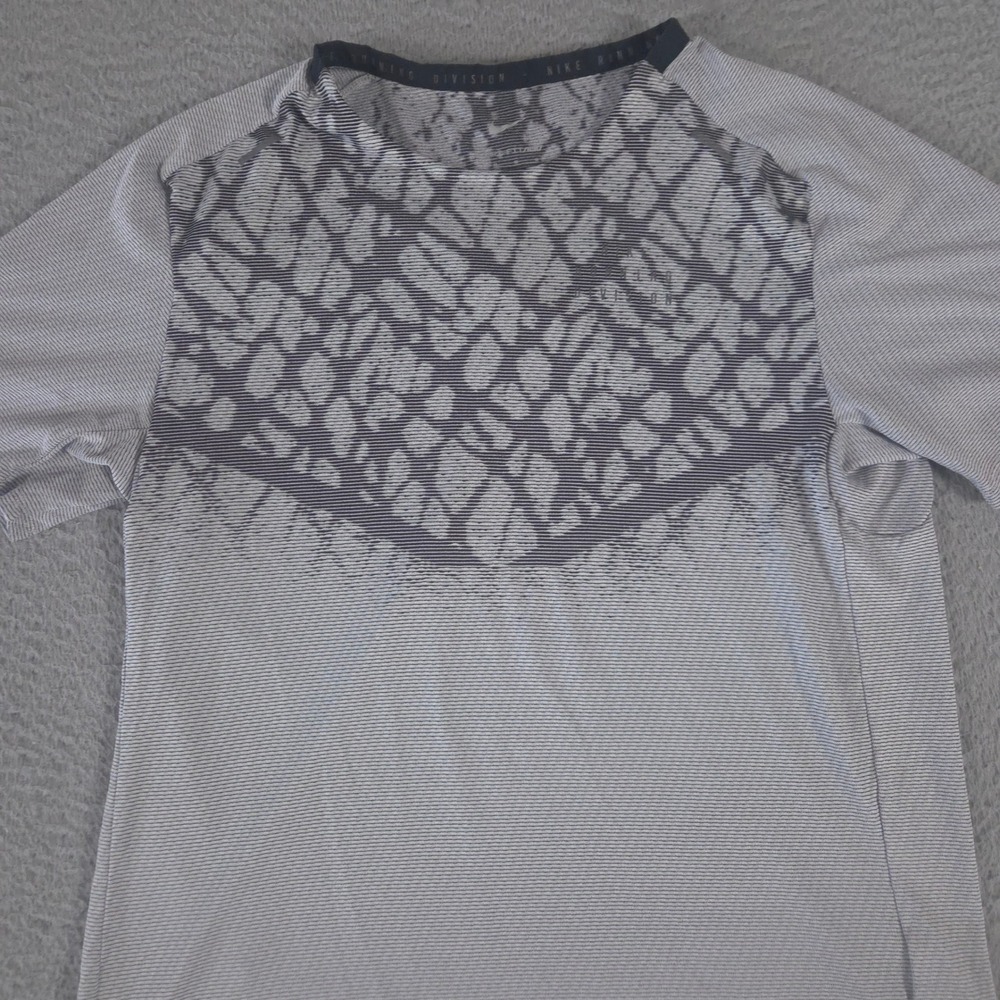 Nike Shirt Mens M Dri-FIT ADV Run Division Techknit Running Short Sleeve Top Gym